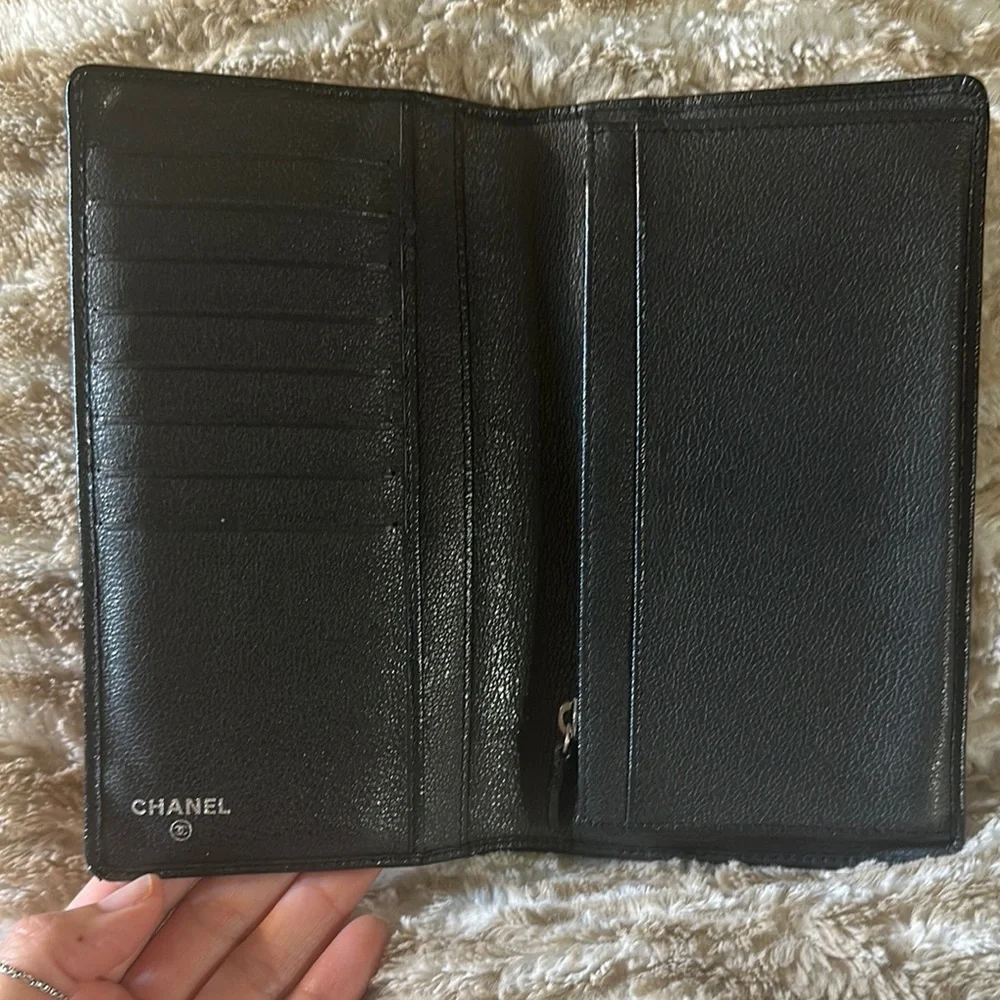 Authentic Chanel Black Leather Wallet with Floral Logo - Picture 3 of 5